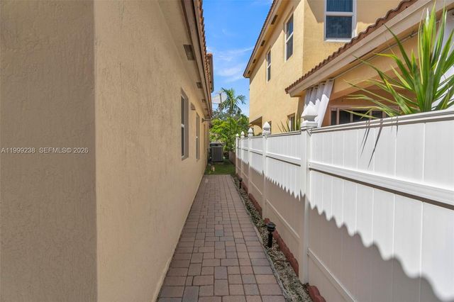 3920 NE 13th Dr, Homestead, FL 33033