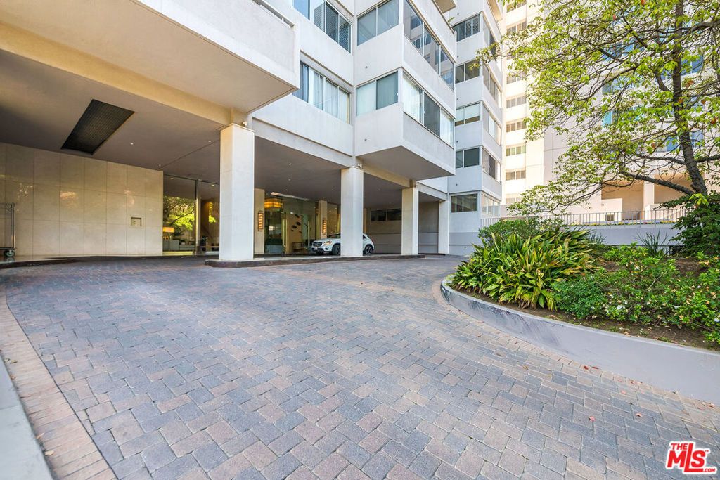 875 Comstock Avenue 9D, Los Angeles, CA 90024 — photo 4