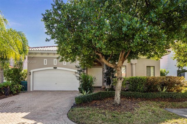 7666 SW 193rd Ln, Cutler Bay, FL 33157