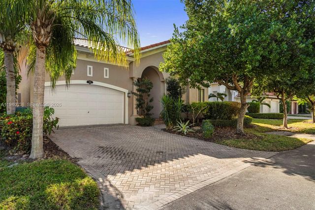 7666 SW 193rd Ln, Cutler Bay, FL 33157