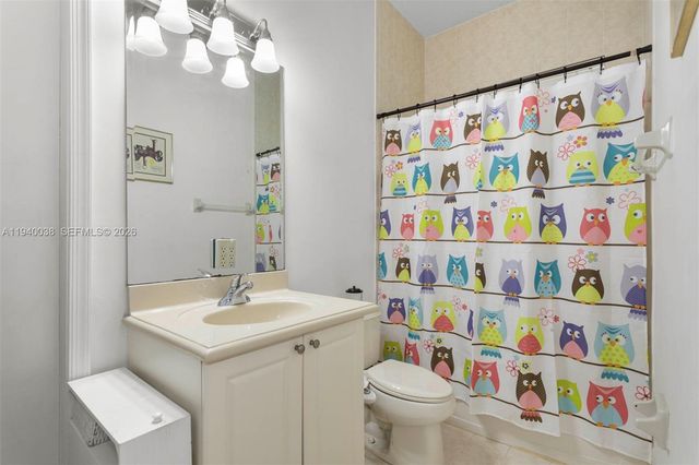 7666 SW 193rd Ln, Cutler Bay, FL 33157