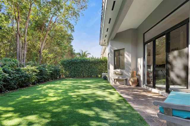 7666 SW 193rd Ln, Cutler Bay, FL 33157