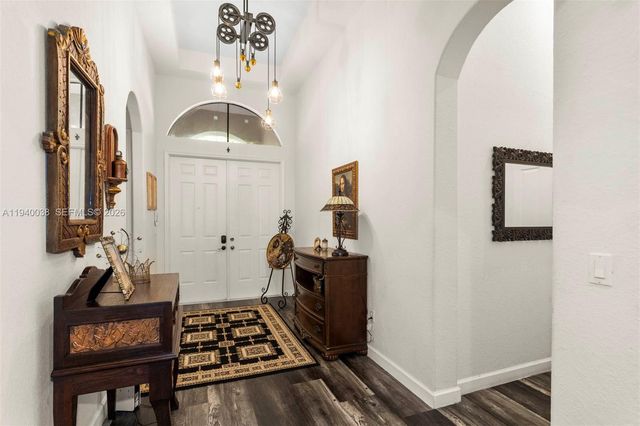 7666 SW 193rd Ln, Cutler Bay, FL 33157