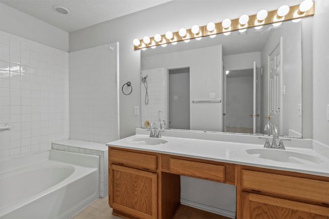 616 Lake Crest Parkway, Azle, TX 76020
