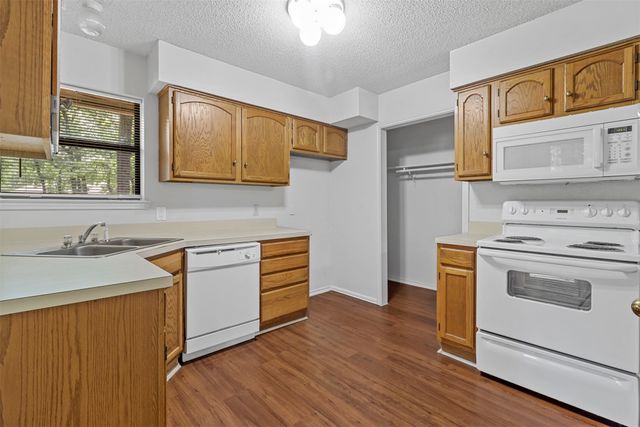 616 Lake Crest Parkway, Azle, TX 76020