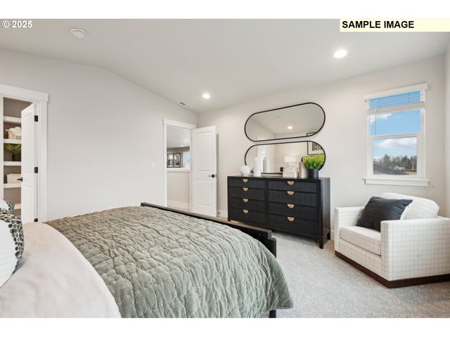 3080 Olympic St 16, Woodburn, OR 97071