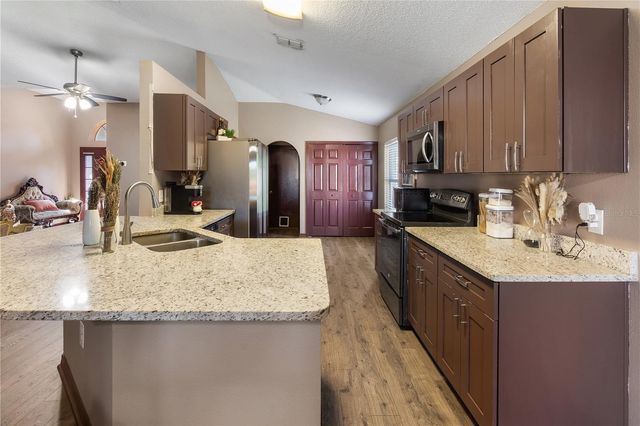 1527 COUNTRY CHASE STREET, Lakeland, FL 33810