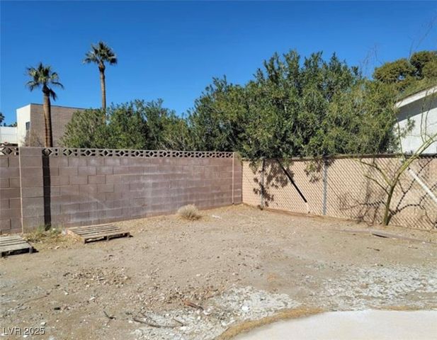 2784 Belcastro Street, Las Vegas, NV 89117