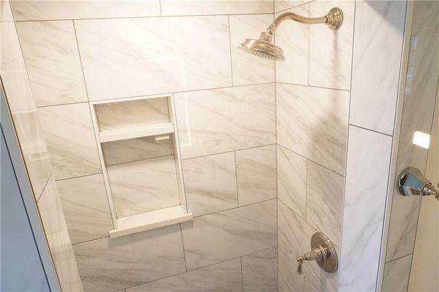 2544 Peachtree NW Road 6, Atlanta, GA 30305