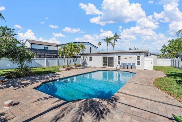 6300 BAYOU GRANDE BOULEVARD NE, St Petersburg, FL 33702