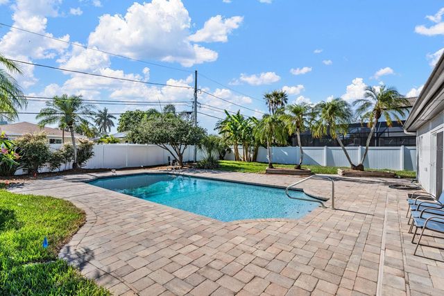 6300 BAYOU GRANDE BOULEVARD NE, St Petersburg, FL 33702