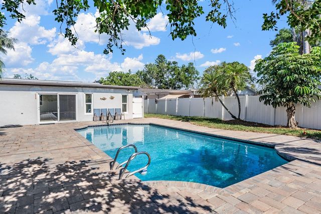 6300 BAYOU GRANDE BOULEVARD NE, St Petersburg, FL 33702