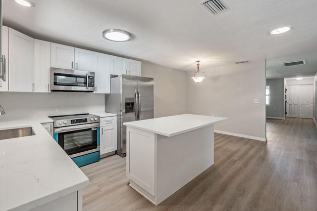 6300 BAYOU GRANDE BOULEVARD NE, St Petersburg, FL 33702