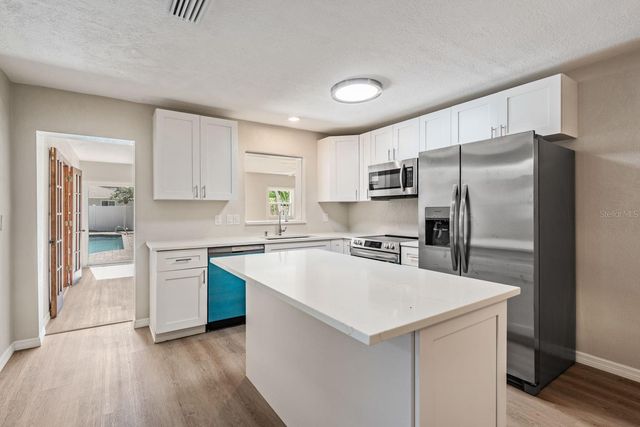 6300 BAYOU GRANDE BOULEVARD NE, St Petersburg, FL 33702