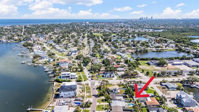 6300 BAYOU GRANDE BOULEVARD NE, St Petersburg, FL 33702