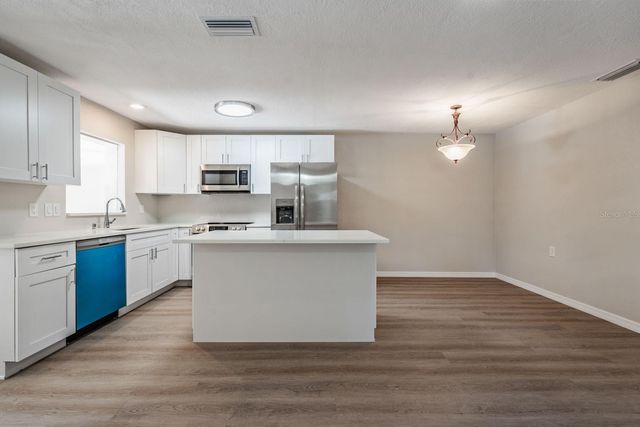 6300 BAYOU GRANDE BOULEVARD NE, St Petersburg, FL 33702