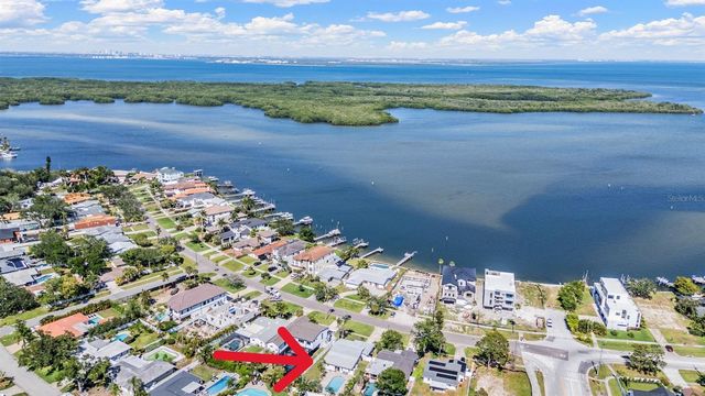 6300 BAYOU GRANDE BOULEVARD NE, St Petersburg, FL 33702
