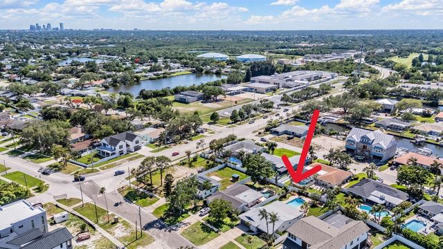 6300 BAYOU GRANDE BOULEVARD NE, St Petersburg, FL 33702
