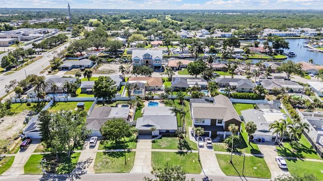 6300 BAYOU GRANDE BOULEVARD NE, St Petersburg, FL 33702