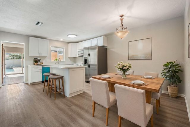6300 BAYOU GRANDE BOULEVARD NE, St Petersburg, FL 33702