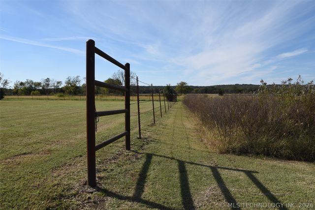 4621 E Garfield Road, Beggs, OK 74421