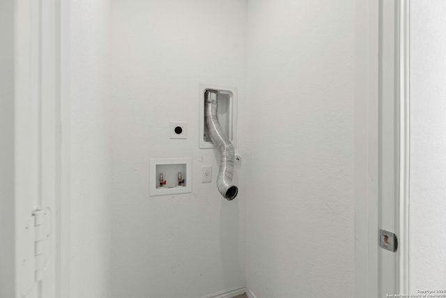 10824 Presa Way, San Antonio, TX 78223