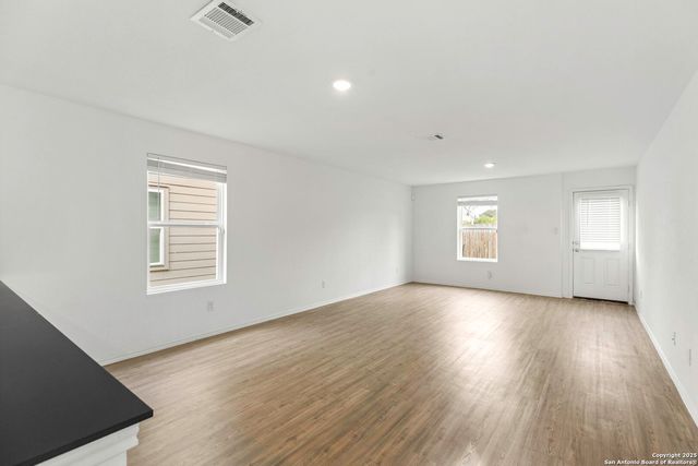 10824 Presa Way, San Antonio, TX 78223