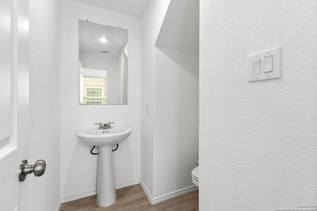 10824 Presa Way, San Antonio, TX 78223