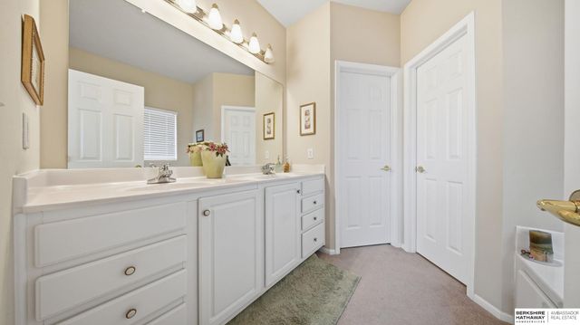 14516 Locust Street, Omaha, NE 68116