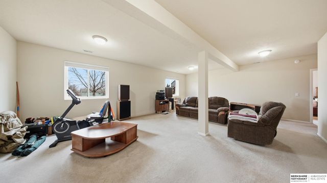 14516 Locust Street, Omaha, NE 68116