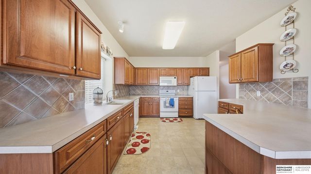 14516 Locust Street, Omaha, NE 68116