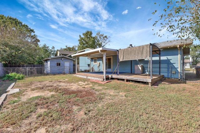 929 E 53rd St S, Wichita, KS 67216