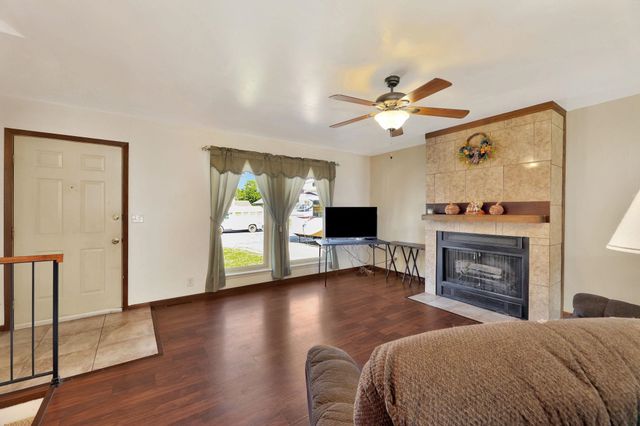 929 E 53rd St S, Wichita, KS 67216