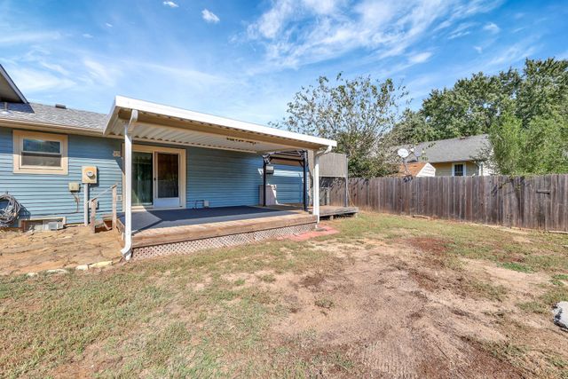 929 E 53rd St S, Wichita, KS 67216