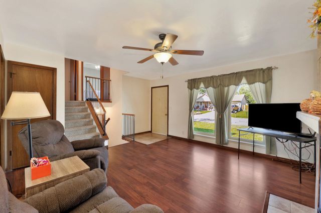 929 E 53rd St S, Wichita, KS 67216