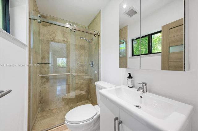 2180 NE 191st Dr, North Miami Beach, FL 33179