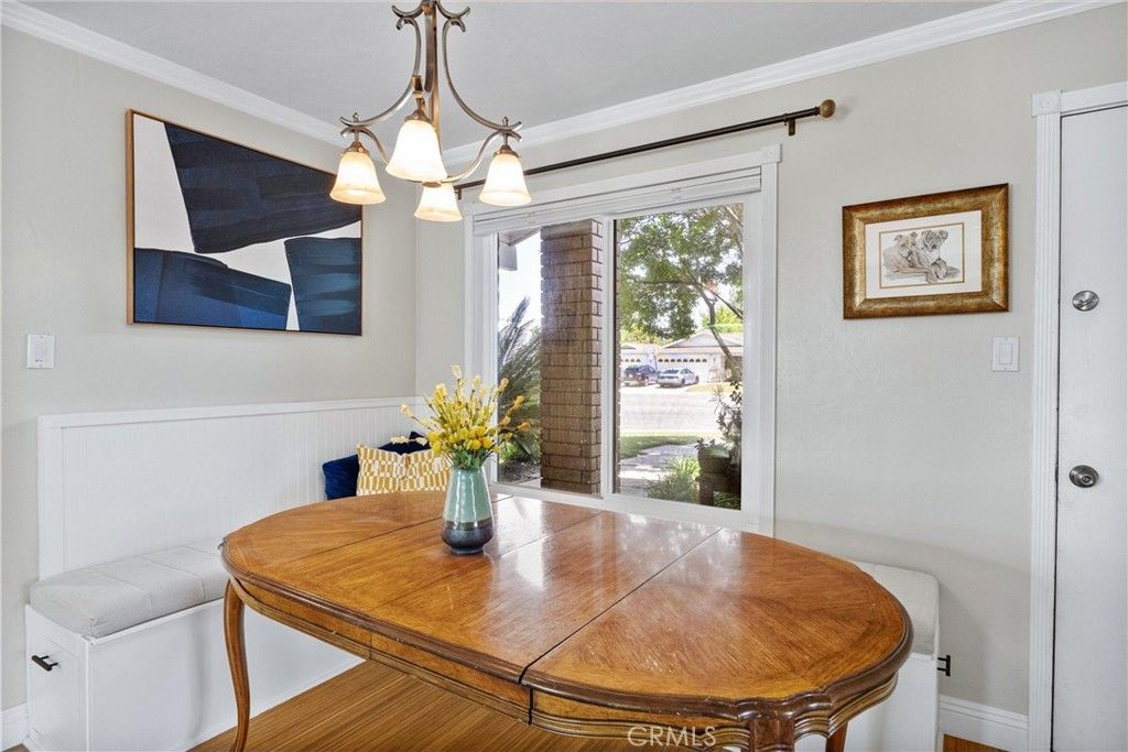 Image 10 of property listing at 1409 Longway Lane, Bakersfield, CA 93309