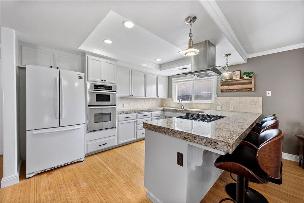 Image 12 of property listing at 1409 Longway Lane, Bakersfield, CA 93309