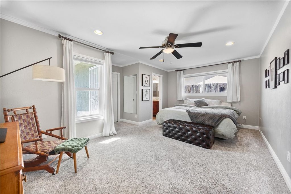 Image 16 of property listing at 1409 Longway Lane, Bakersfield, CA 93309