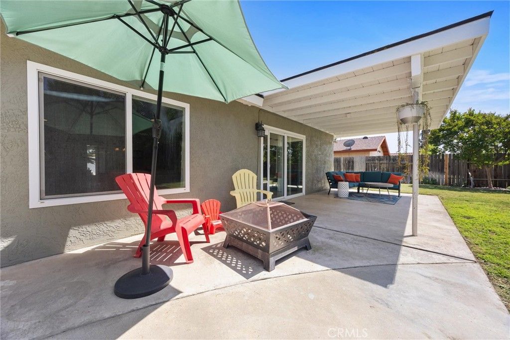 Image 23 of property listing at 1409 Longway Lane, Bakersfield, CA 93309