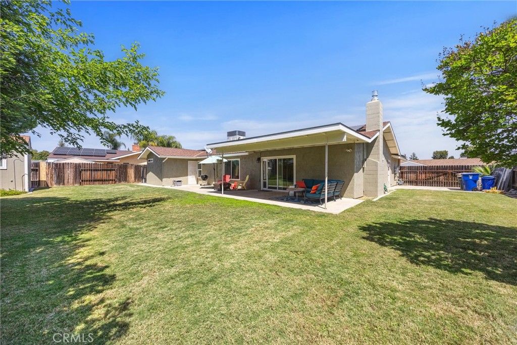 Image 25 of property listing at 1409 Longway Lane, Bakersfield, CA 93309