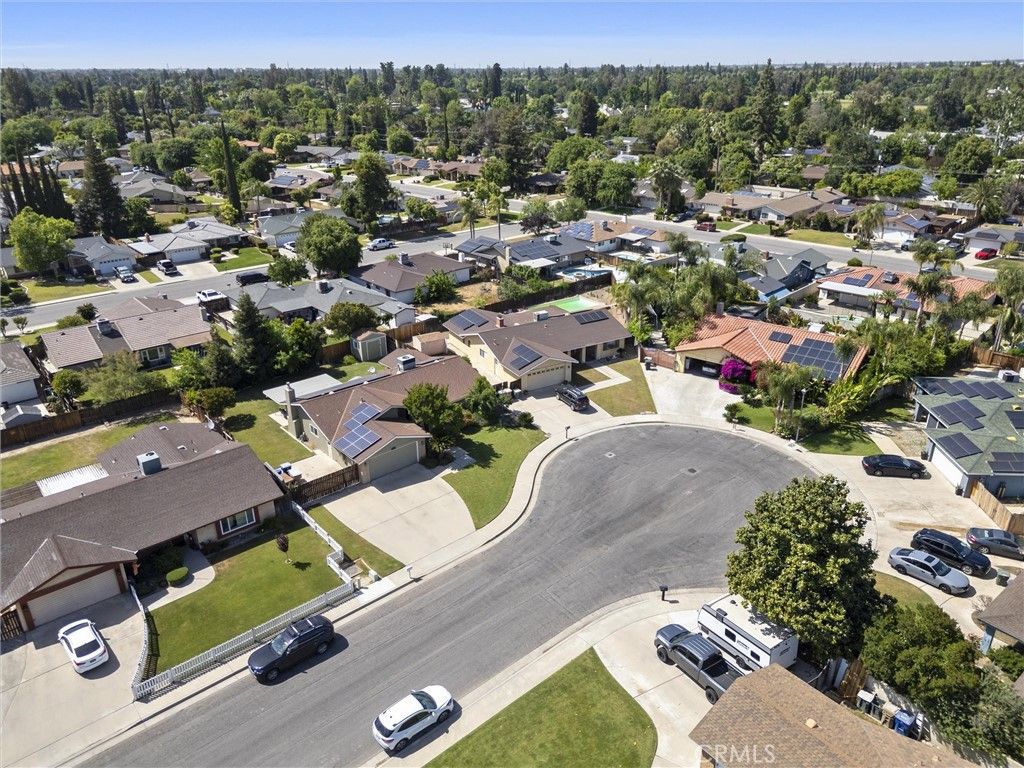 Image 33 of property listing at 1409 Longway Lane, Bakersfield, CA 93309