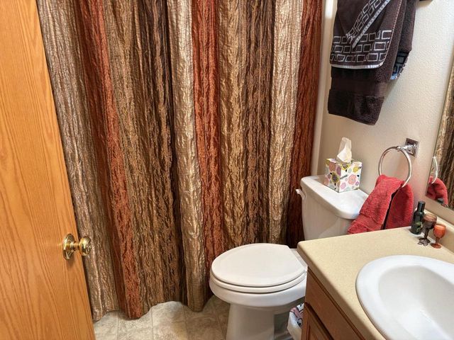 338 Woodridge PLACE, Manitowoc, WI 54220