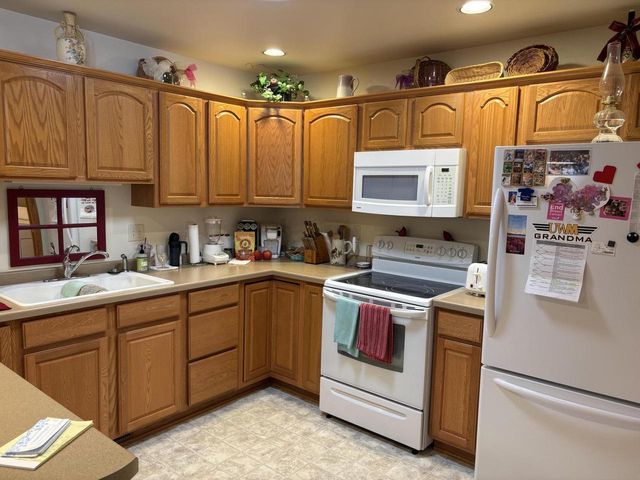 338 Woodridge PLACE, Manitowoc, WI 54220