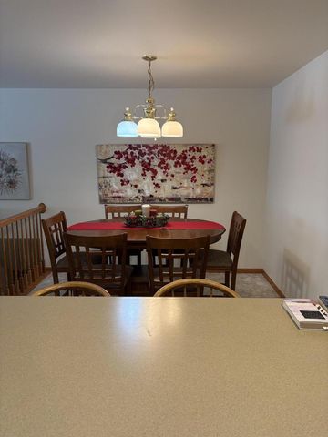 338 Woodridge PLACE, Manitowoc, WI 54220