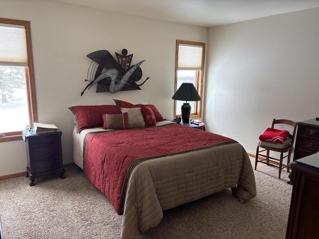 338 Woodridge PLACE, Manitowoc, WI 54220