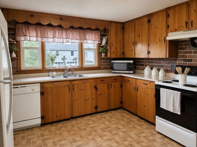 11 Sunnyside Terrace, Grafton, MA 01560