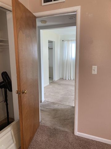 27081 Barrington St Street, Madison Heights, MI 48071