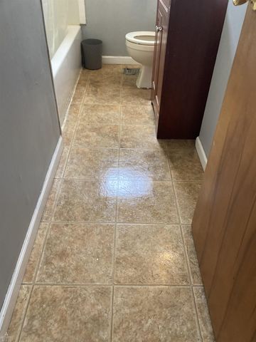 27081 Barrington St Street, Madison Heights, MI 48071