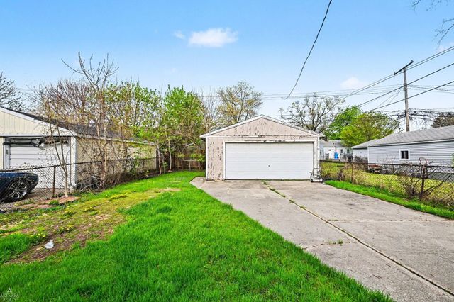 27081 Barrington St Street, Madison Heights, MI 48071